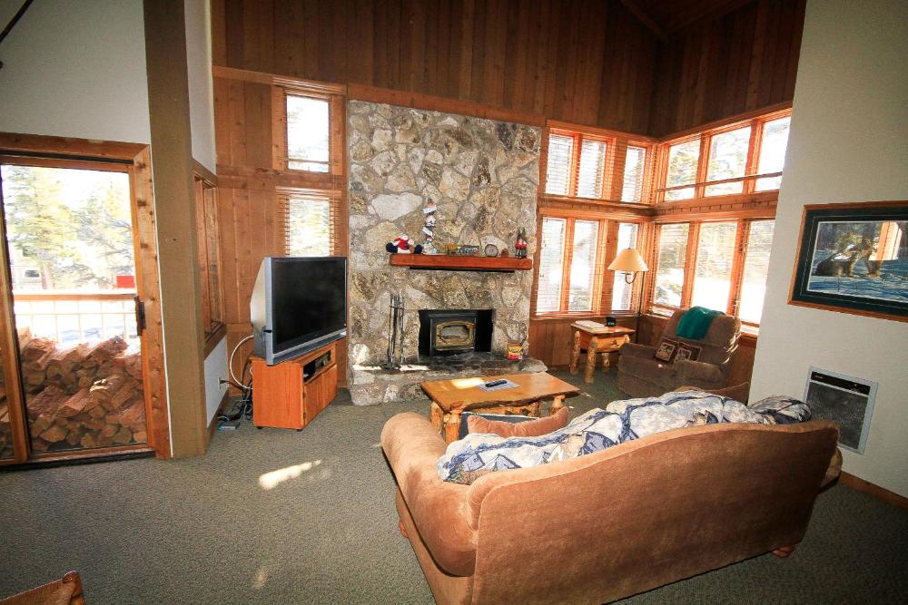 Mountainback 63 Loft Den